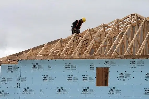 Chantiers de construction: Québec veut améliorer les inspections